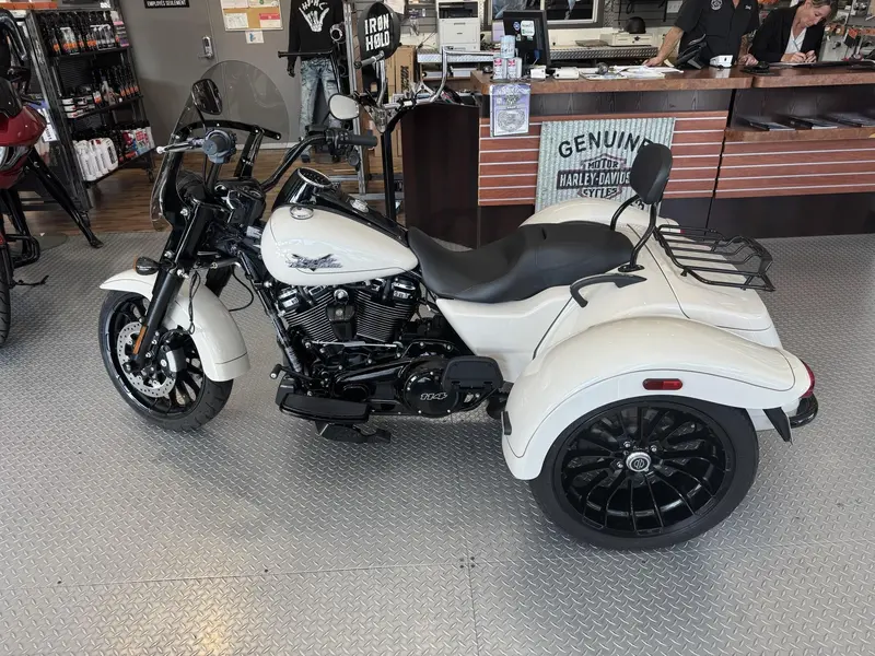 2023 Harley-Davidson FREEWHEELER