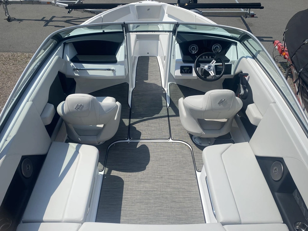 2026 Four Winns H4 Freedom Mercruiser 4.5l alt