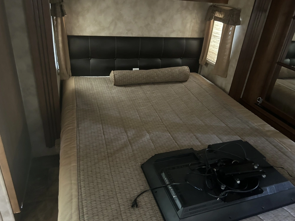 Crossroads Rv Cruiser 33re 2015 alt