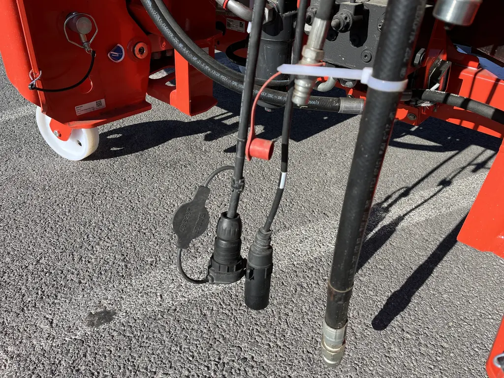 2025 Kuhn AXIS 50.2 H-EMC W