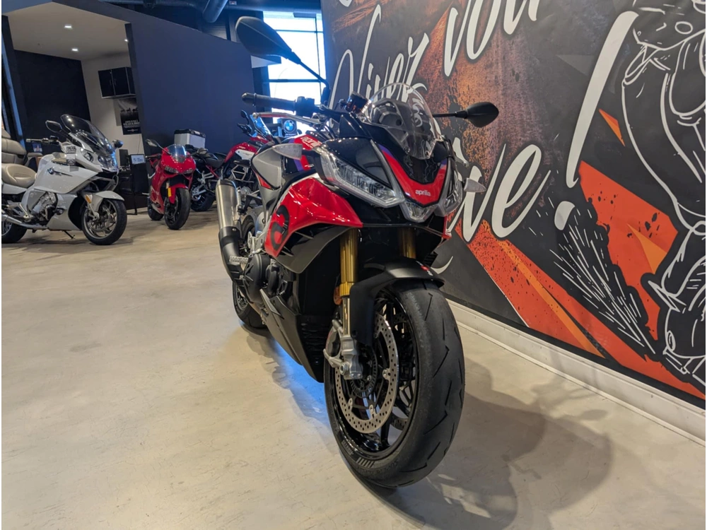 Aprilia 1100 Tuono Factory 2023 alt