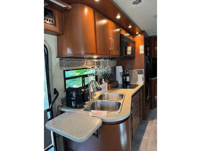 2012 Thor SERRANO 34M