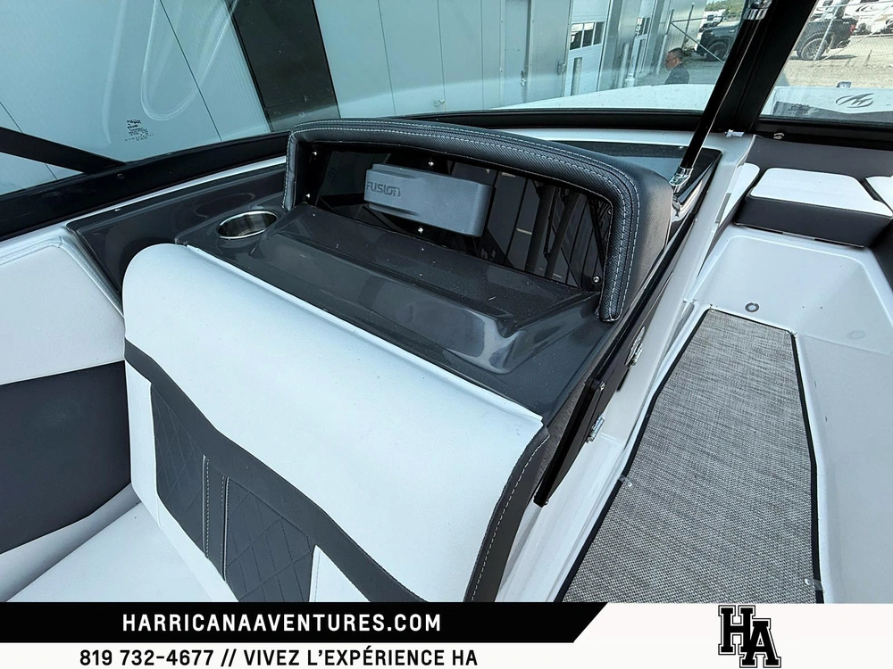 Monterey Boats M22 2022 alt