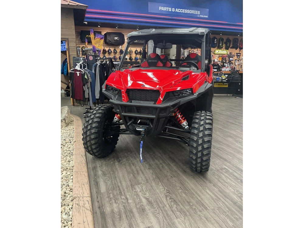 2025 Polaris General Xp 4 1000 Ultimate - Indy Red Ultimate alt