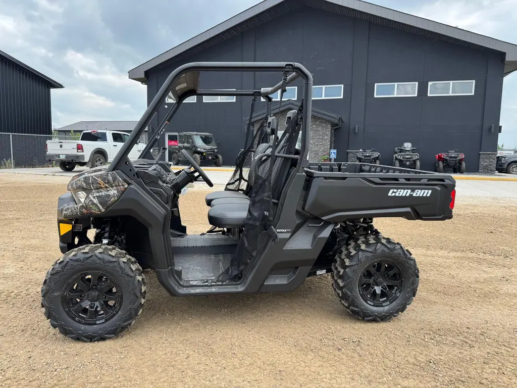 2025 Can-Am DEFENDER DPS HD7 