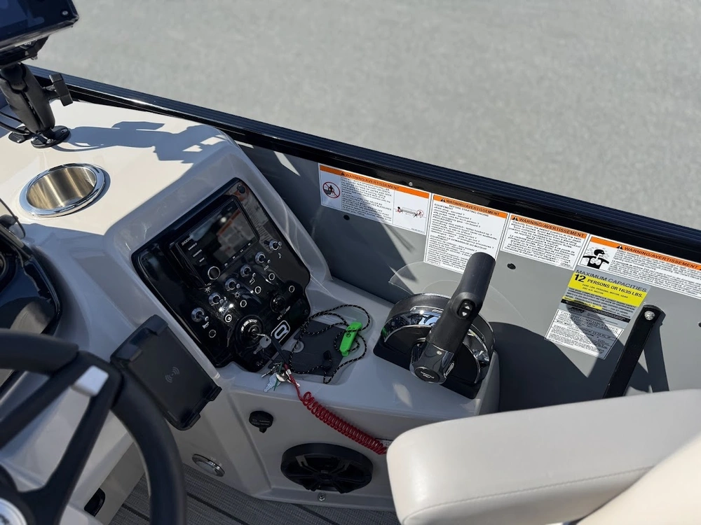 2025 Princecraft Quorum 23rl alt