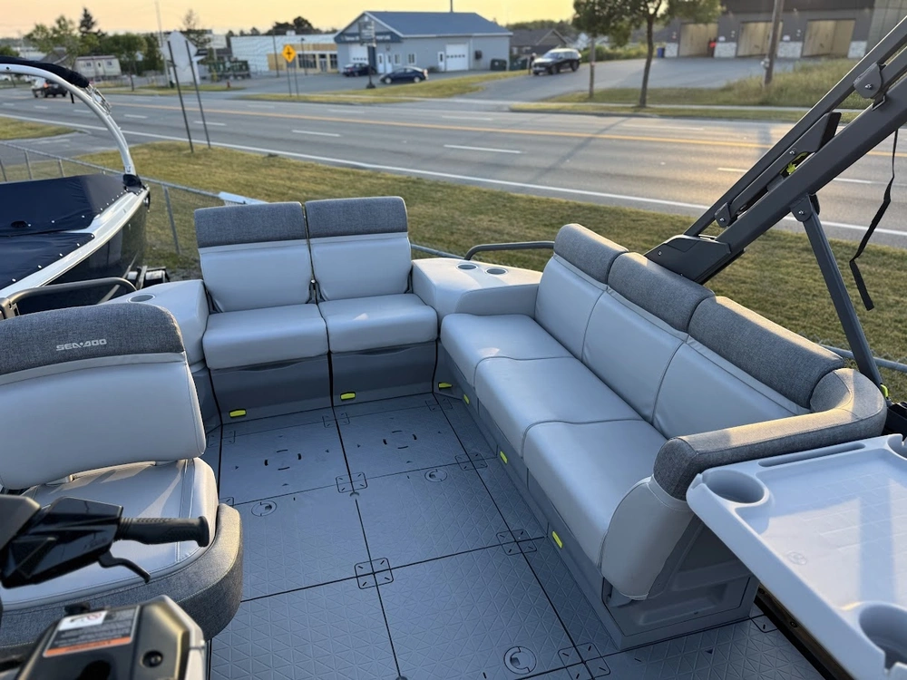 2024 Sea-doo Switch Cruise 21' 230hp alt