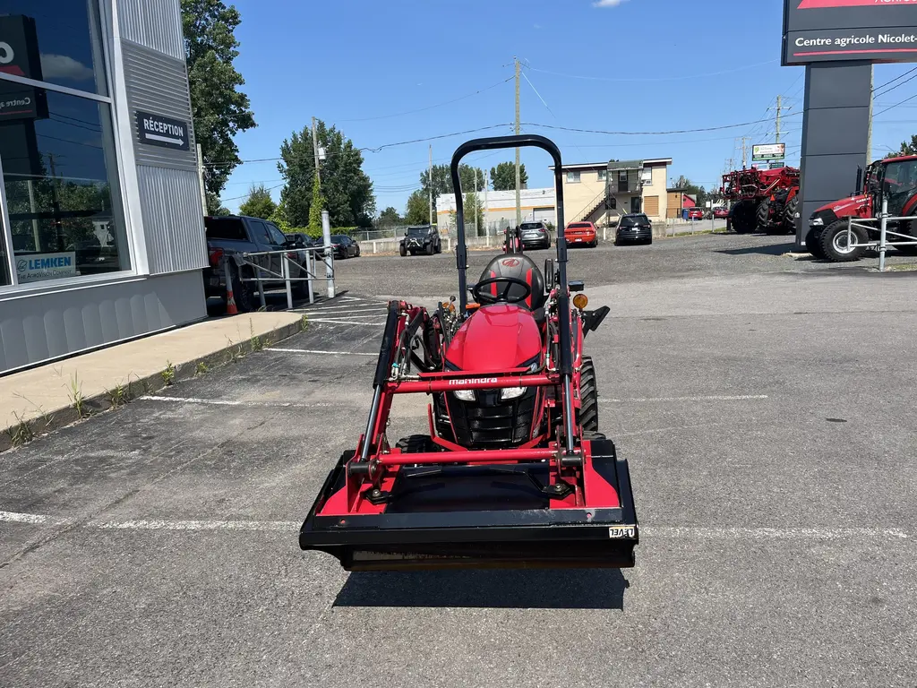 2021 Mahindra Emax20S ROPS