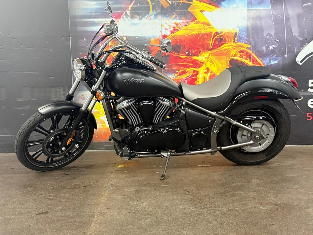 2010 Kawasaki Vulcan 900 alt