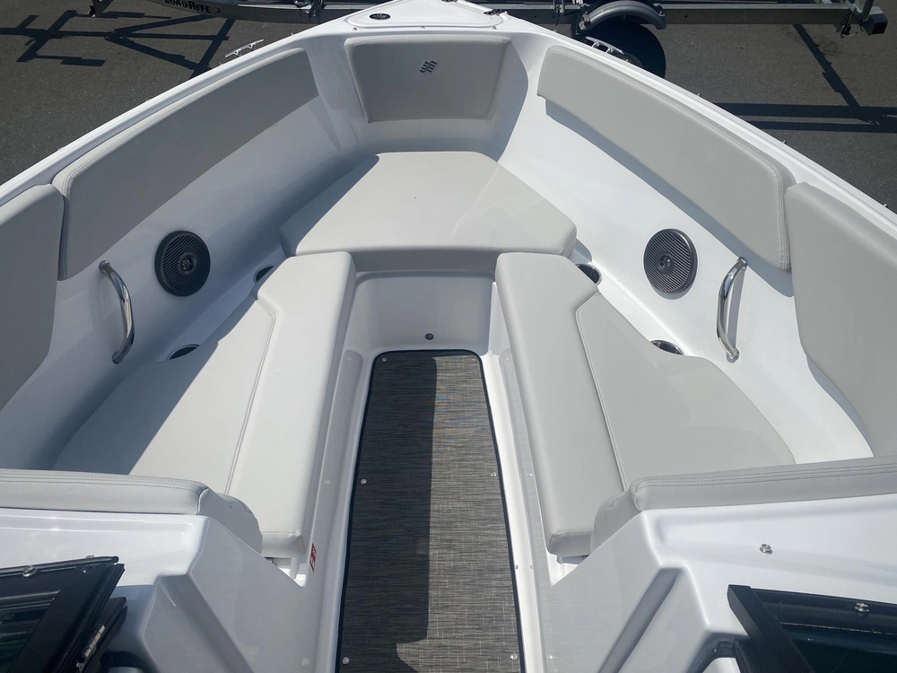 2026 Four Winns H4 Freedom Mercruiser 4.5l alt