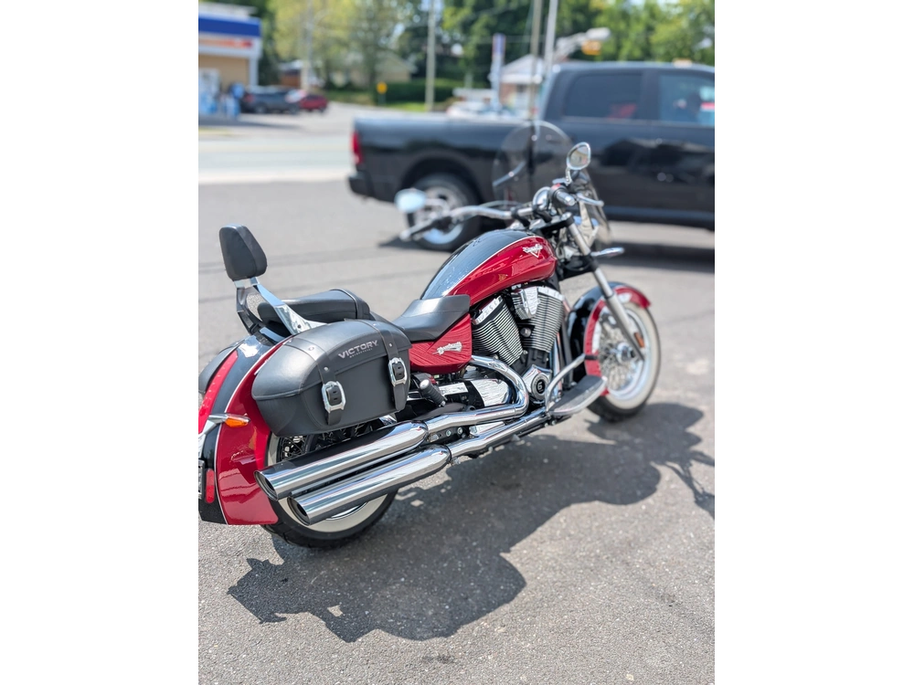 Victory Motorcycles Boardwalk Board Walk 106 Cubes 2014 alt