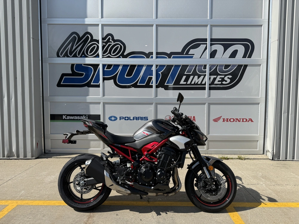 2025 Kawasaki Z900 Abs alt