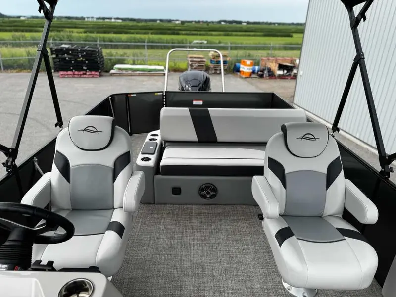 SunCatcher G3 SELECT 324SL + REMORQUE + MOTEUR YAMAHA 175HP VMAX SHO 2025