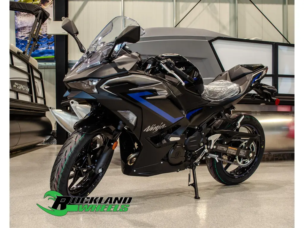 2025 Kawasaki NINJA 500 SE
