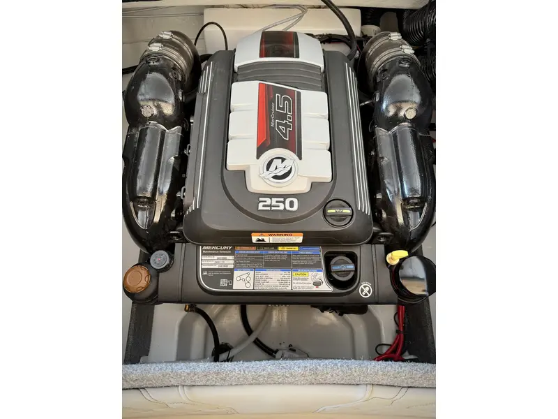 Four Winns H4 FREEDOM MERCRUISER 4.5L 2026