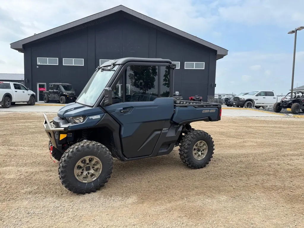 2025 Can-Am DEFENDER HD10 LIMITED