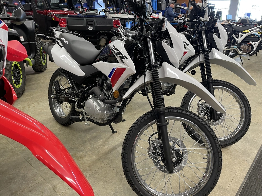 Honda 2025 Xr150l White 2025 alt
