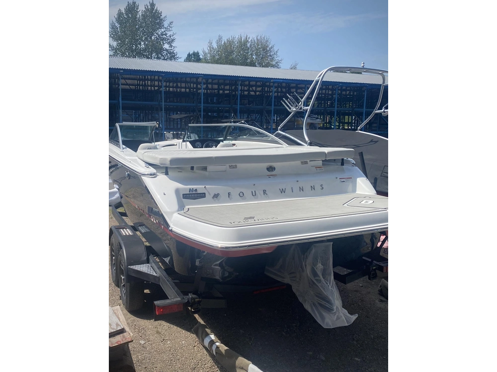 2026 Four Winns H4 Freedom Mercruiser 4.5l alt