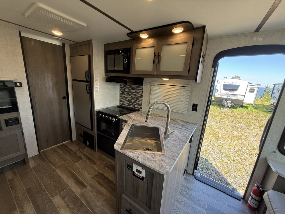 Ameri-lite 24rls 2022 alt