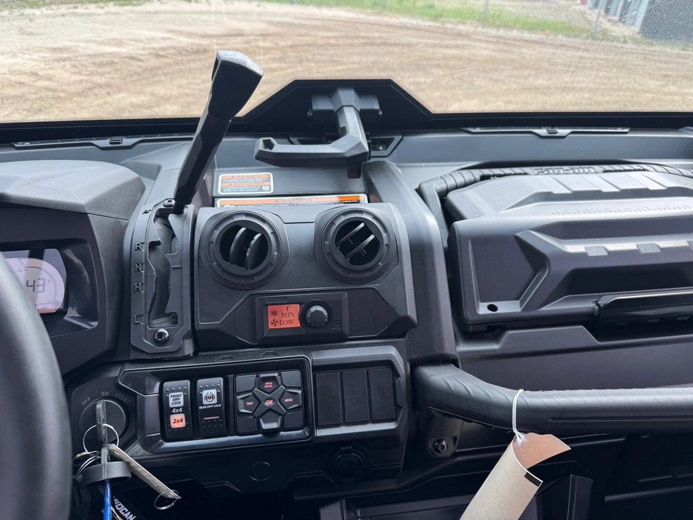 2025 Can-am Defender Hd10 Limited alt