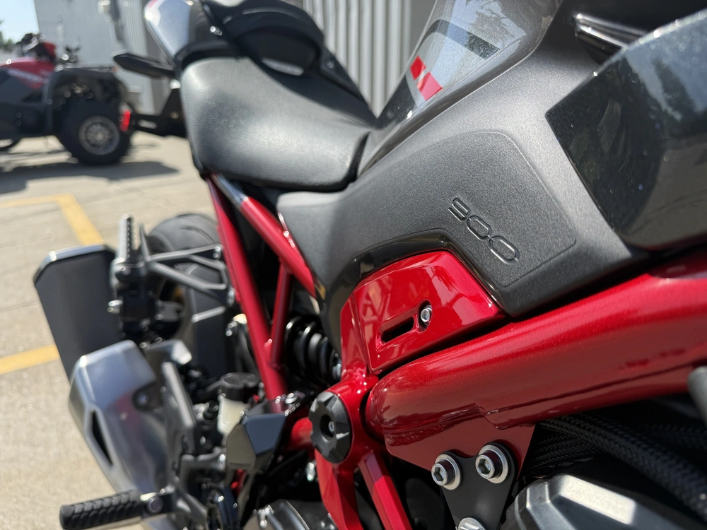 2025 Kawasaki Z900 Abs alt