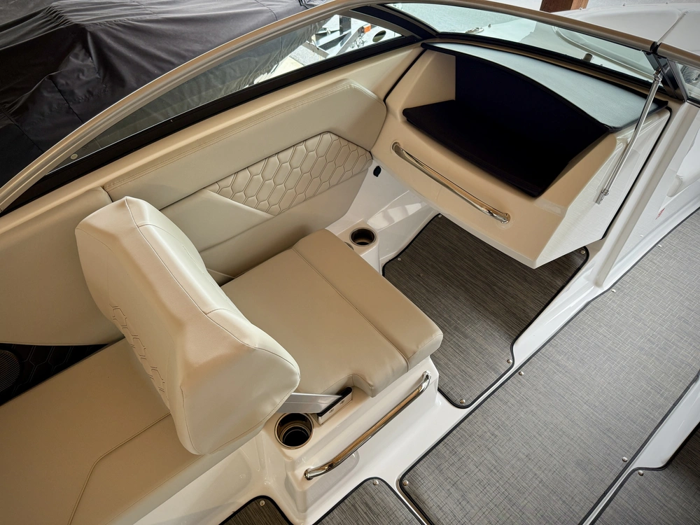 2026 Four Winns H1 Freedom Mercruiser 4.5l alt