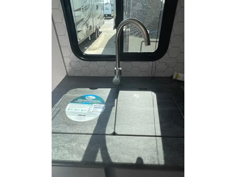 2023 Coachmen 252DBUS thumbnail 16
