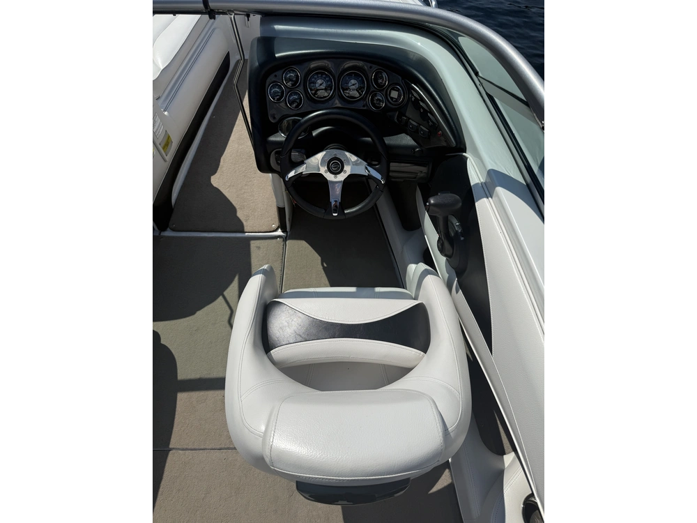 2011 Crownline 21' Mercruiser 350 Mag alt
