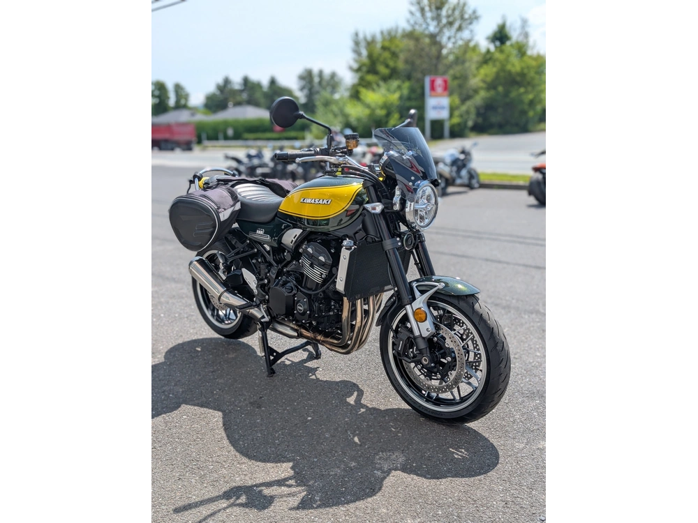 Kawasaki Zr 900 Rs Comparable: Yamaha Xsr900 -ducati Scrambler 1100 - Guzzi V7 Stone 2024 alt