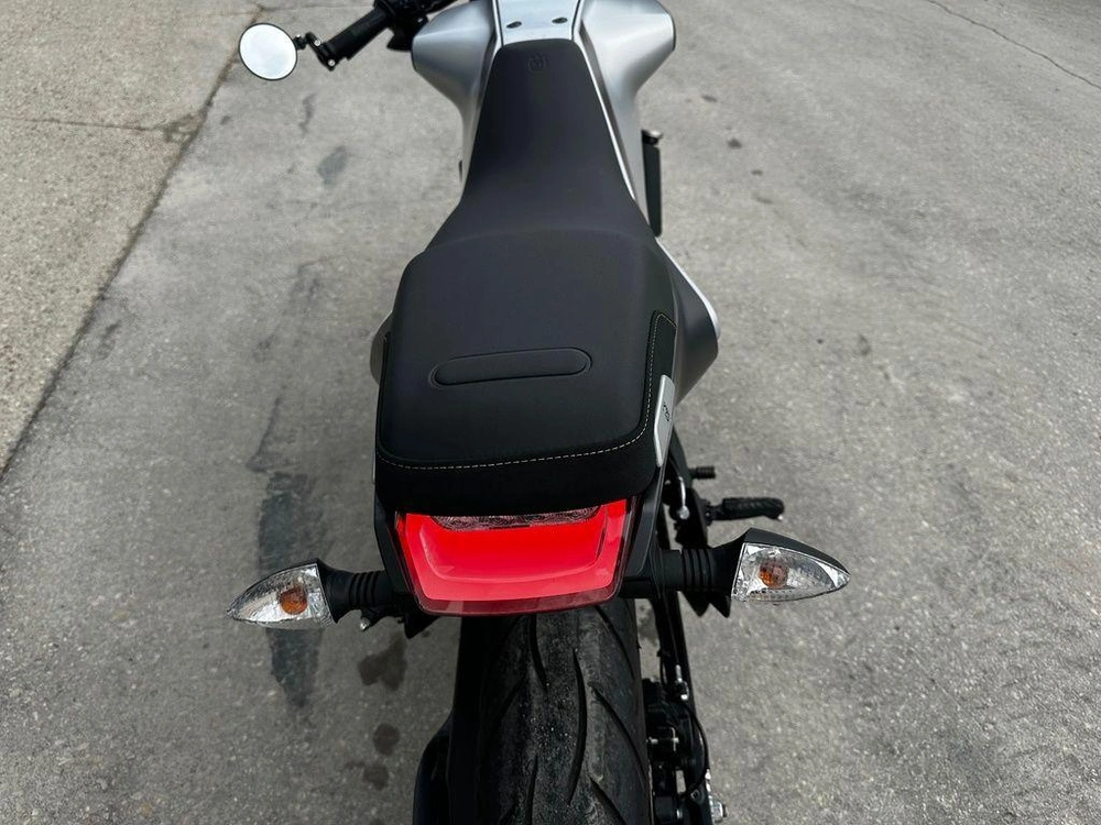 2021 Husqvarna Vitpilen 401 alt