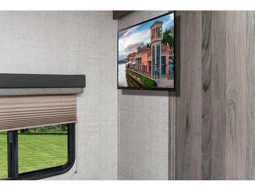 2025 Gulf Stream 28crb alt