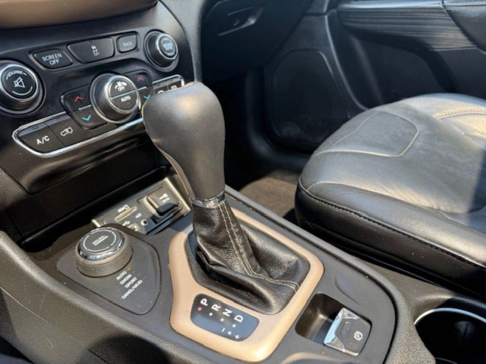 2014 Jeep Cherokee Limited 4x4 alt