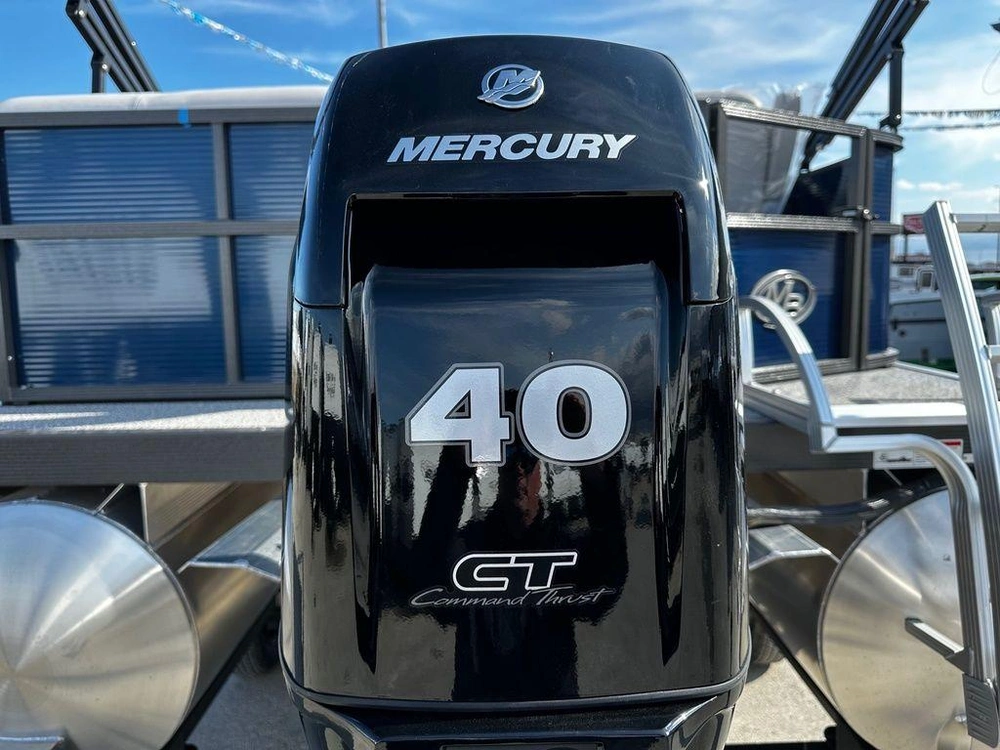 2025 Montego Bay 8518 Deluxe Cruising alt