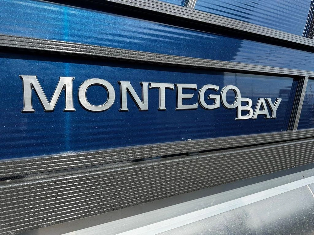 2025 Montego Bay 8518 Deluxe Cruising alt