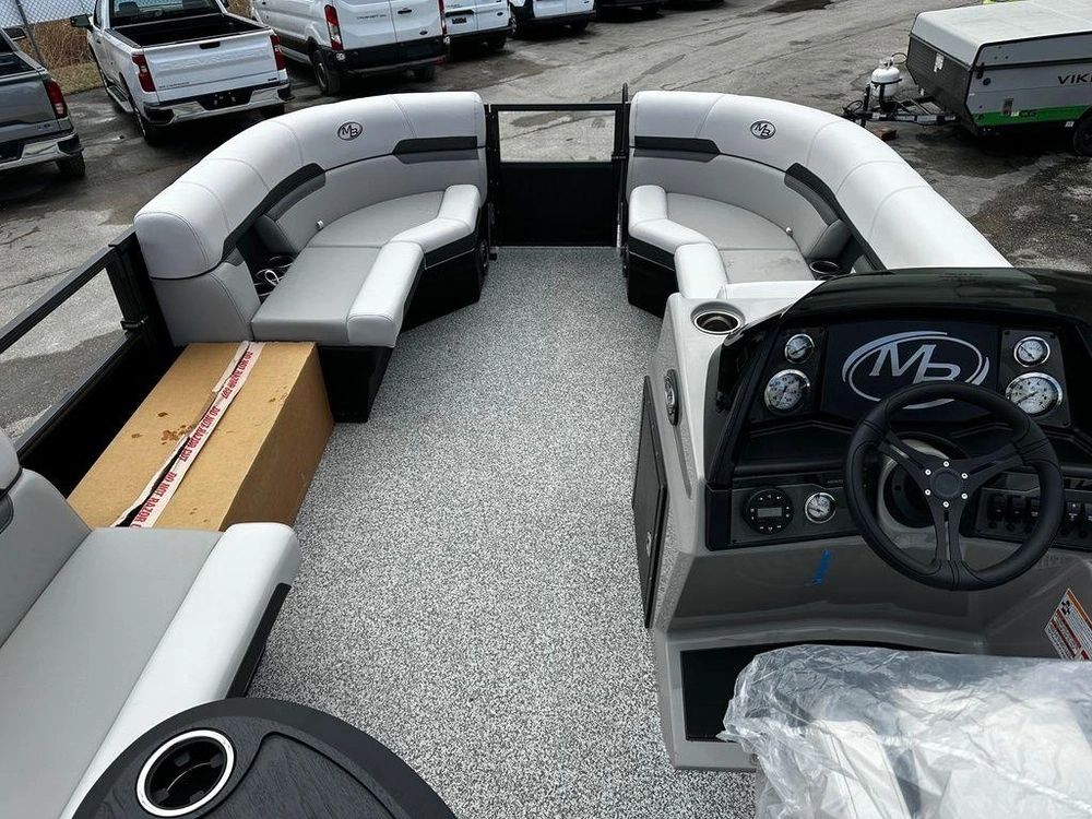 2025 Montego Bay 8518 Deluxe Cruising alt