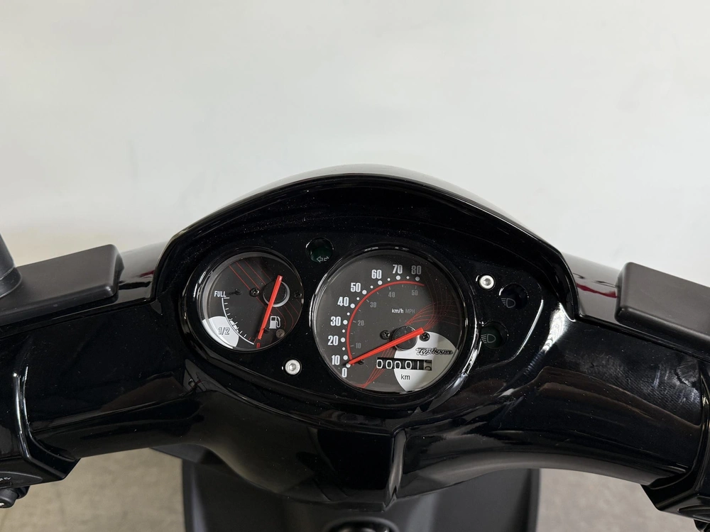 2026 Piaggio Typhoon alt