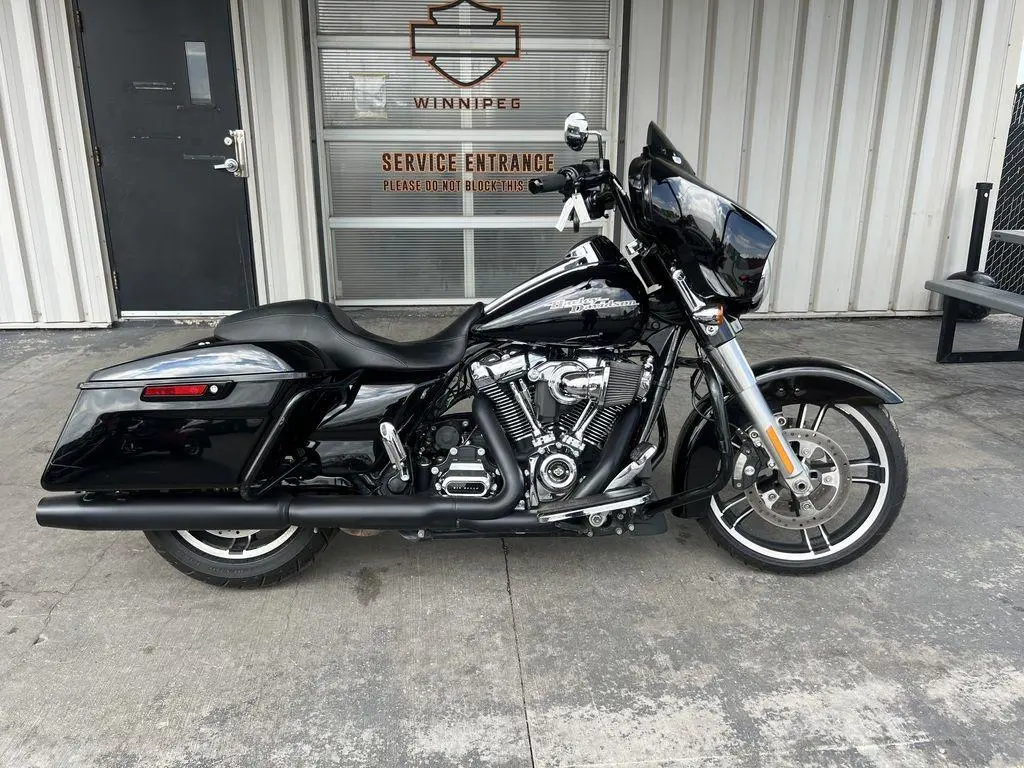 2017 Harley-Davidson FLHXS - Street Glide® Special 