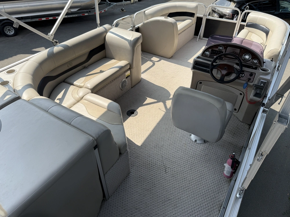 2010 Avalon Ls 1900 Evinrude 60 Hp alt