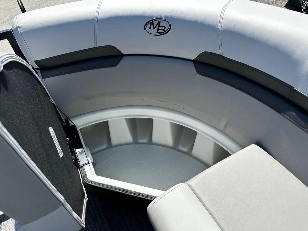 2025 Montego Bay 8520 Deluxe Cruising Pontoon alt