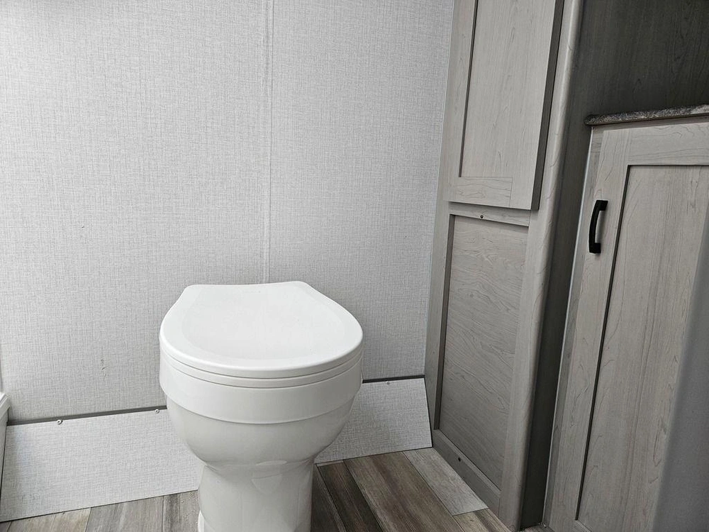 2023 Coachmen 17mbs alt