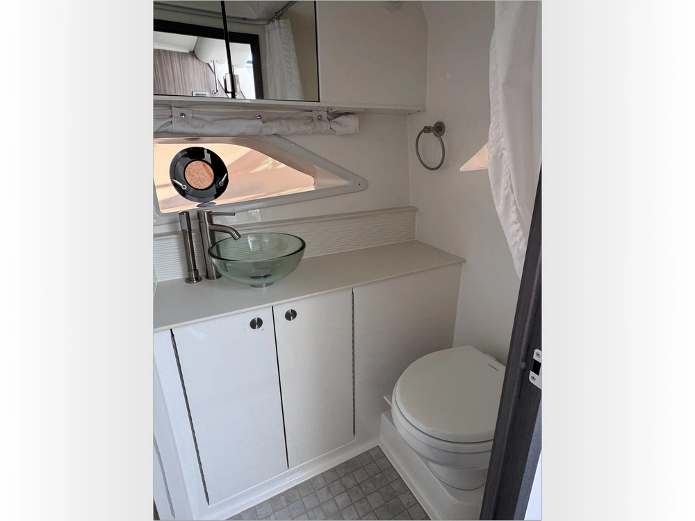 2025 Sea Ray Sundancer 320 alt