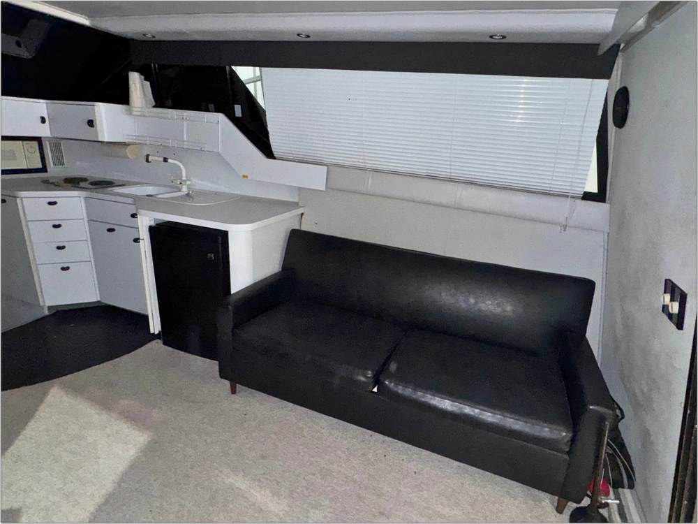 1989 Mainship Motor Yachts Mediterranean 35 No Luxury Tax* alt