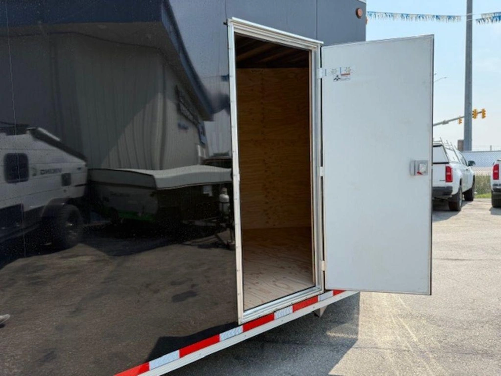 2025 Cjay Trailers Fx9 8.5'x20' alt