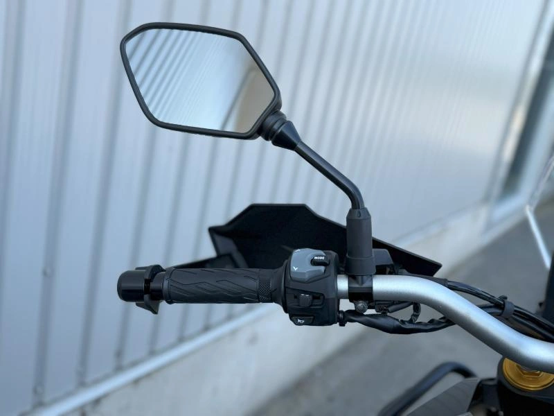 2025 Suzuki V-strom 800de Adventure alt