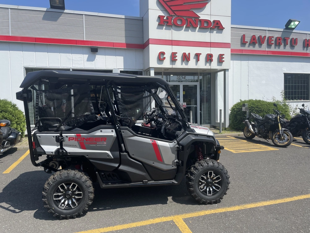 Honda Pioneer 1000 5 Places Trail Edition Spéciale 2025 alt