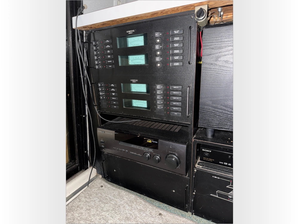 1989 Mainship Motor Yachts Mediterranean 35 No Luxury Tax* alt