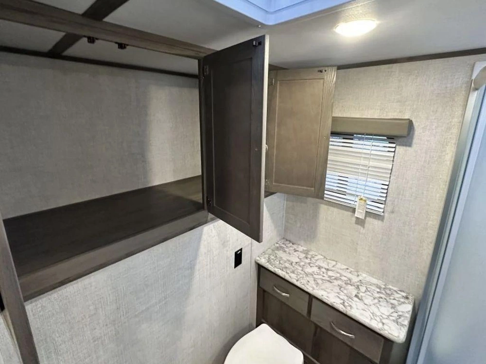 2025 Gulf Stream 28crb alt