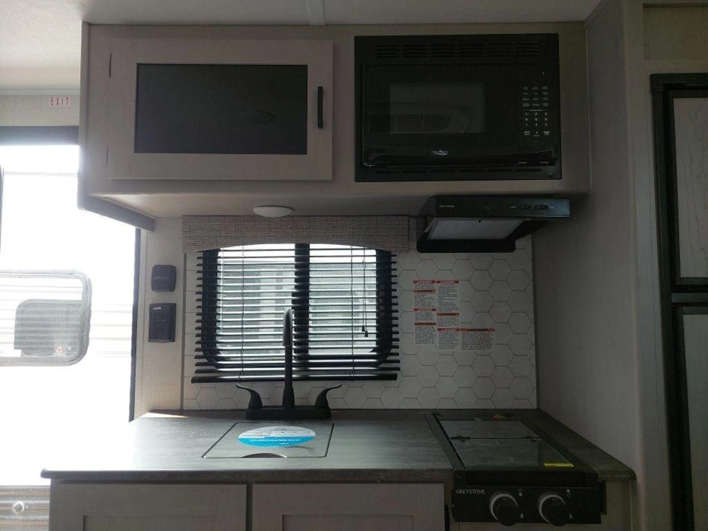 2023 Coachmen 18bhs alt