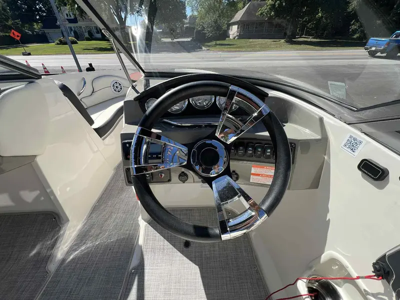 2020 Stingray Boat Co 208 LR **SEULEMENT 67 HEURES!!** thumbnail 22