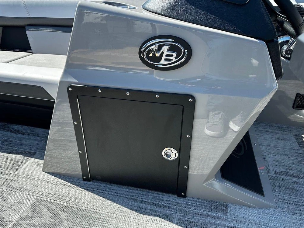 2025 Montego Bay 8520 Deluxe Cruising Pontoon alt